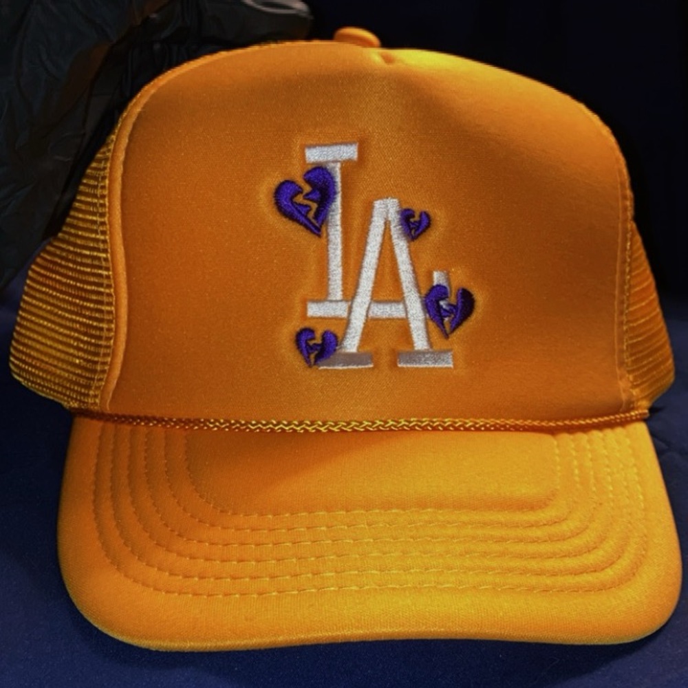 SOLD‼️ LA Lakers Trucker ‘Gold Purple’ CDG/NBA/MLB/New Era snapback hat (1)